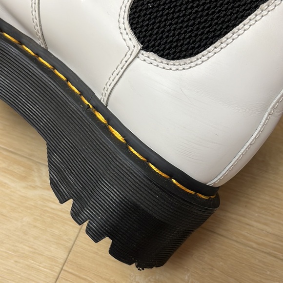 DR MARTENS 2976 Quad Platform Chelsea Boot White Smooth Leather Size 7 US - Picture 12 of 12